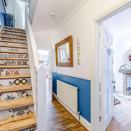 4 Bed In Newquay 82951 Holiday home *